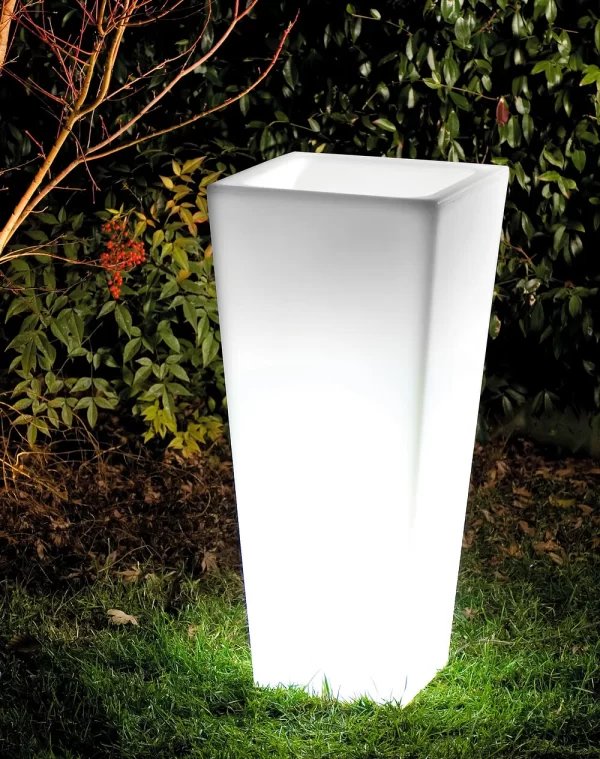 21ST_Naif-lighting NAIF
